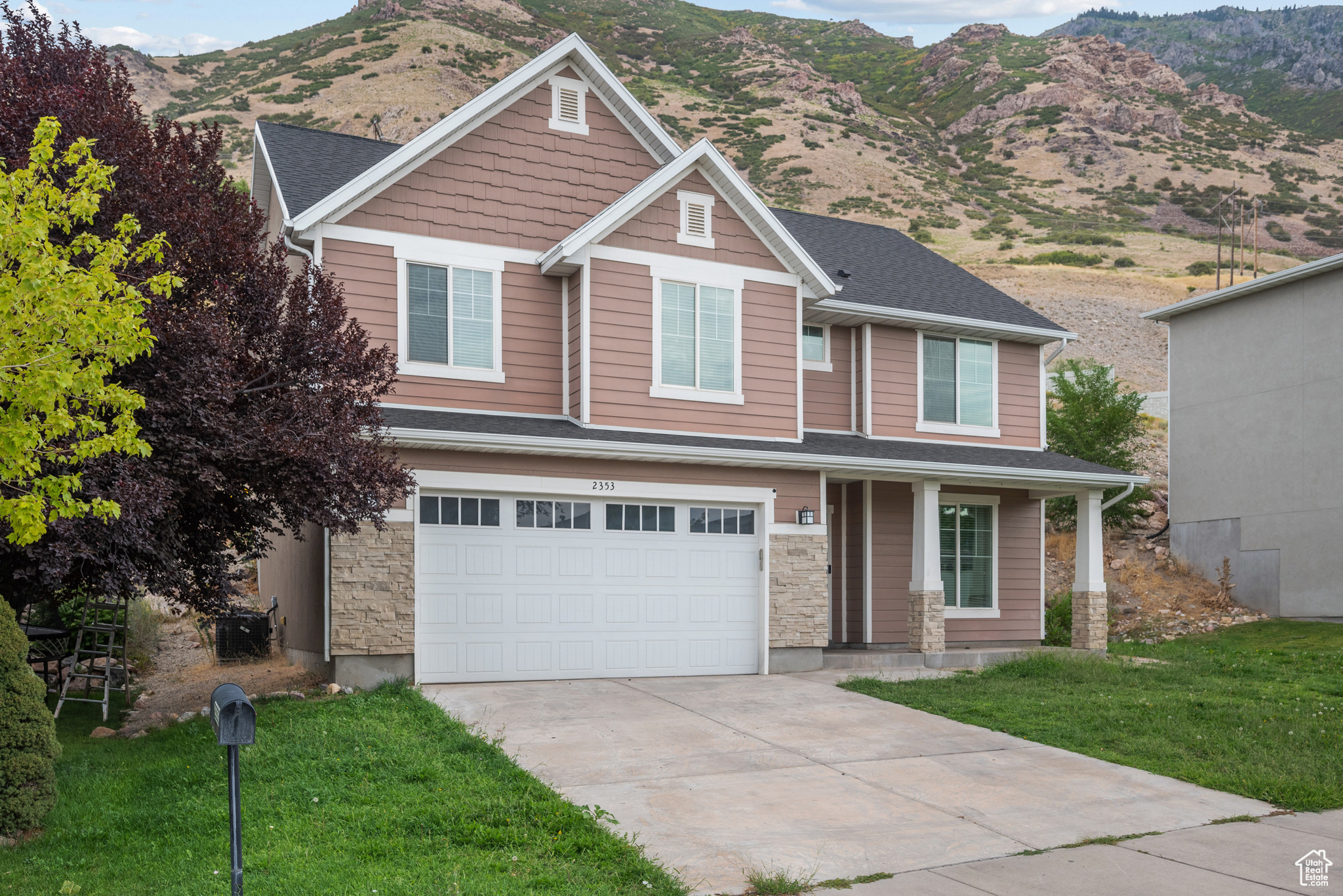EAST MOUNTAIN - Residential