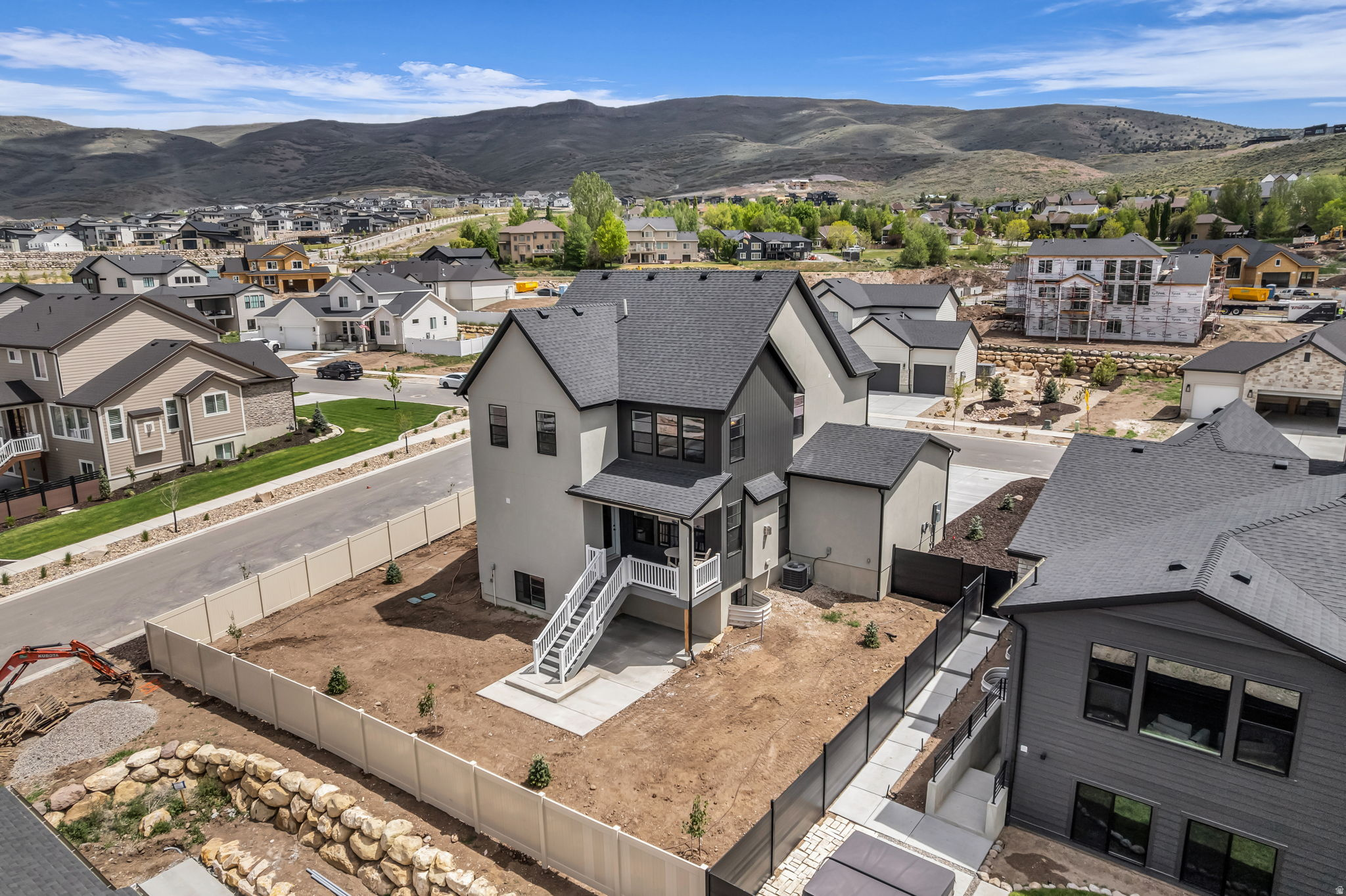 COYOTE RIDGE - Residential