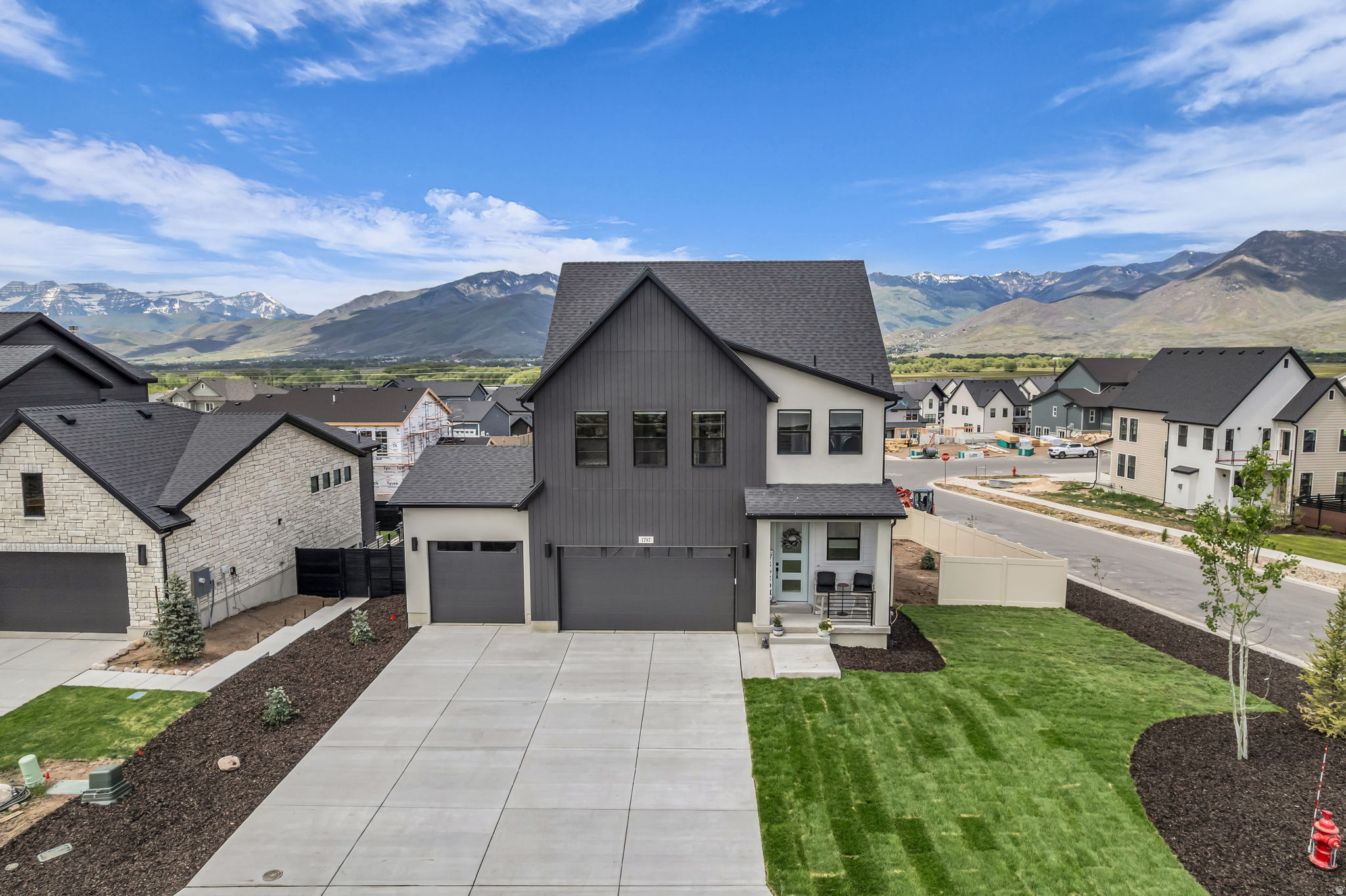 COYOTE RIDGE - Residential