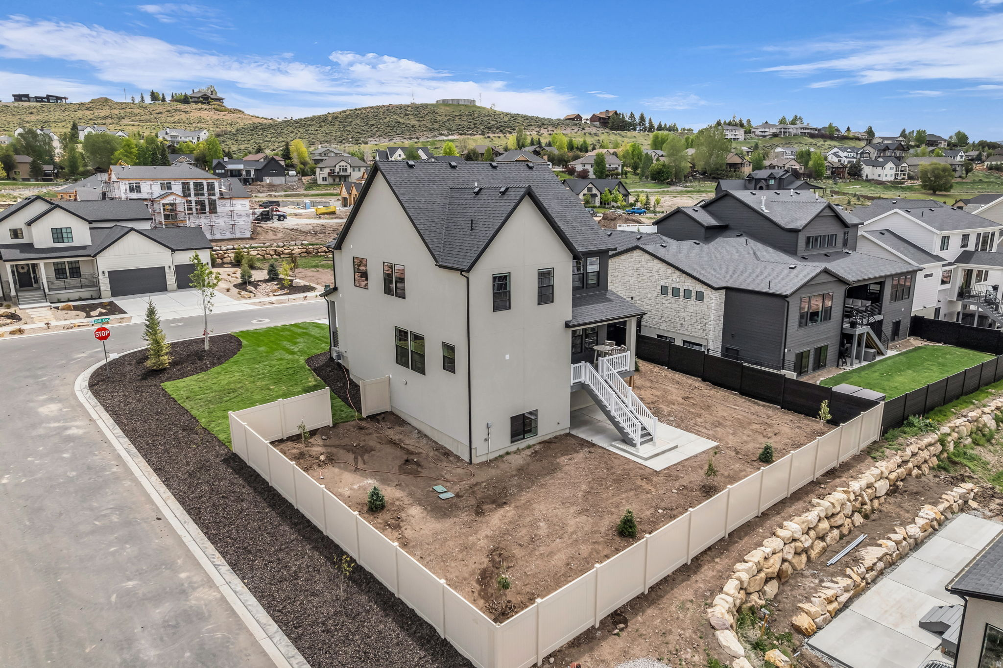 COYOTE RIDGE - Residential