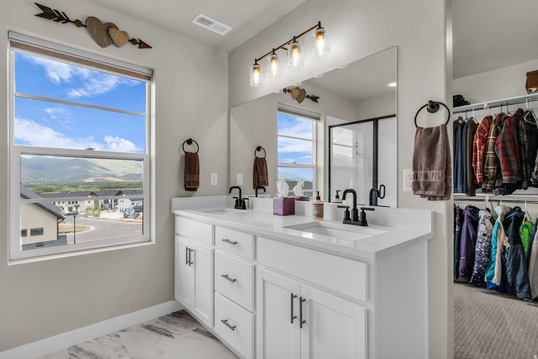COYOTE RIDGE - Residential