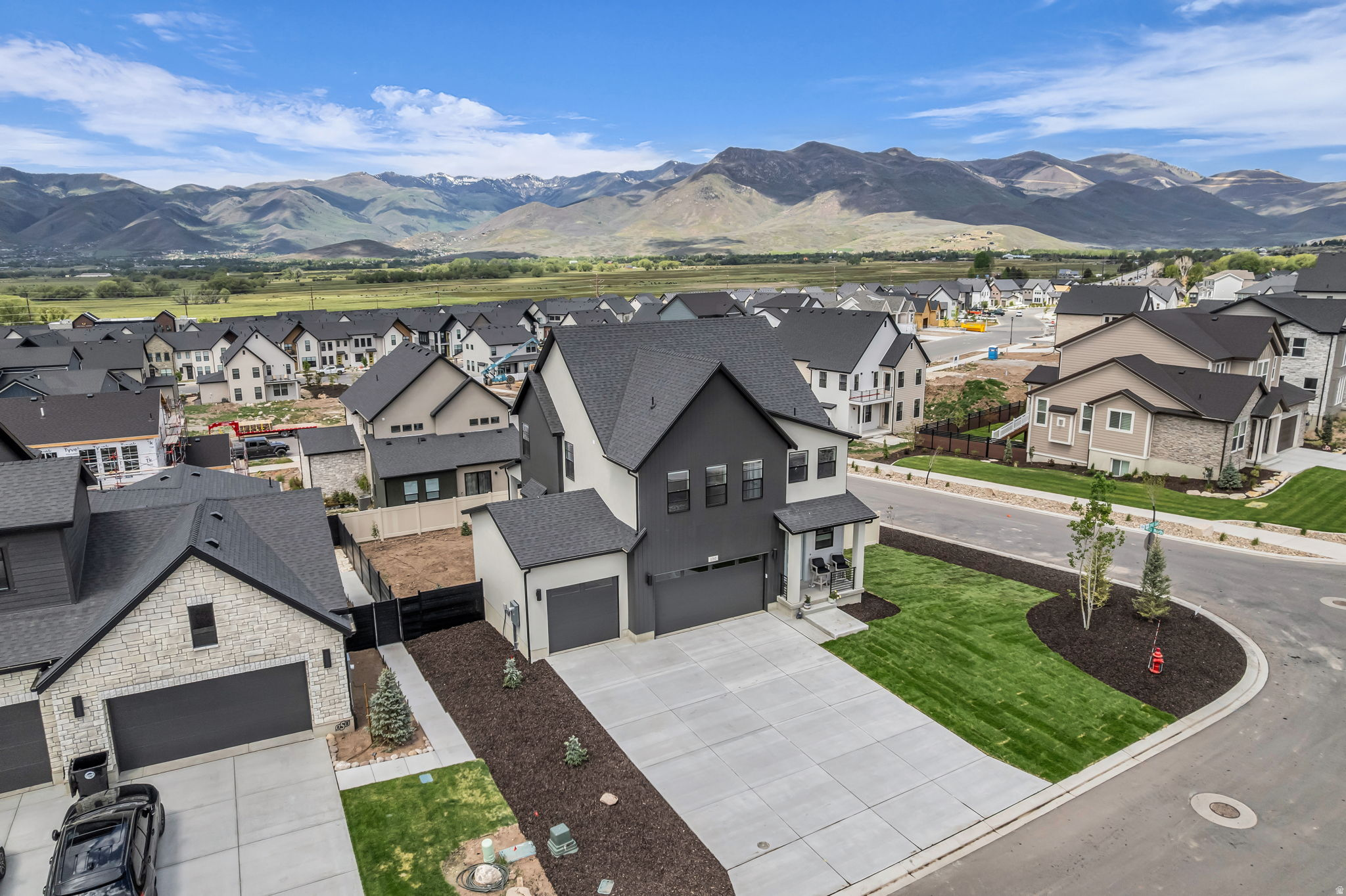 COYOTE RIDGE - Residential