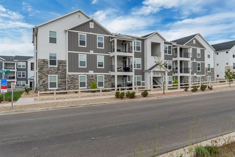 Tiny photo for 972 W SPIDER GREEN WAY N #303, Saratoga Springs, UT 84045 (MLS # 2158878)