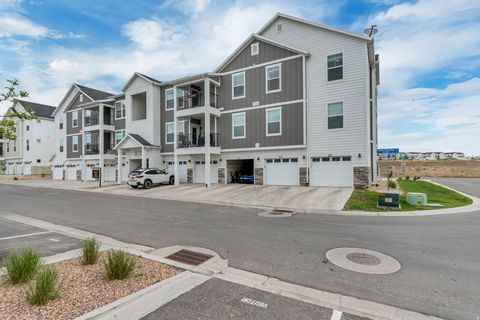 Tiny photo for 972 W SPIDER GREEN WAY N #303, Saratoga Springs, UT 84045 (MLS # 2158878)