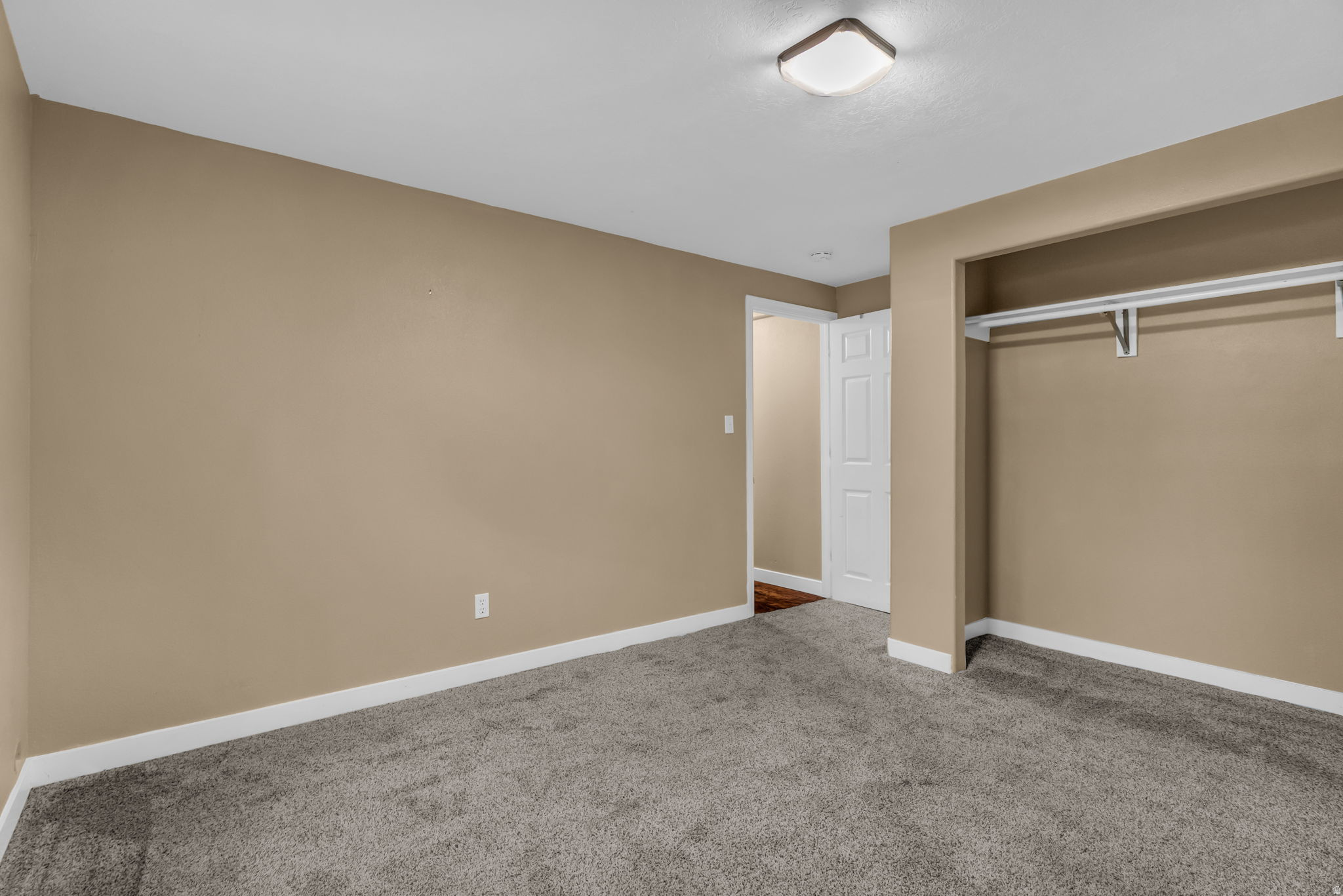 ALPINE COUNTRY CLUB - Residential