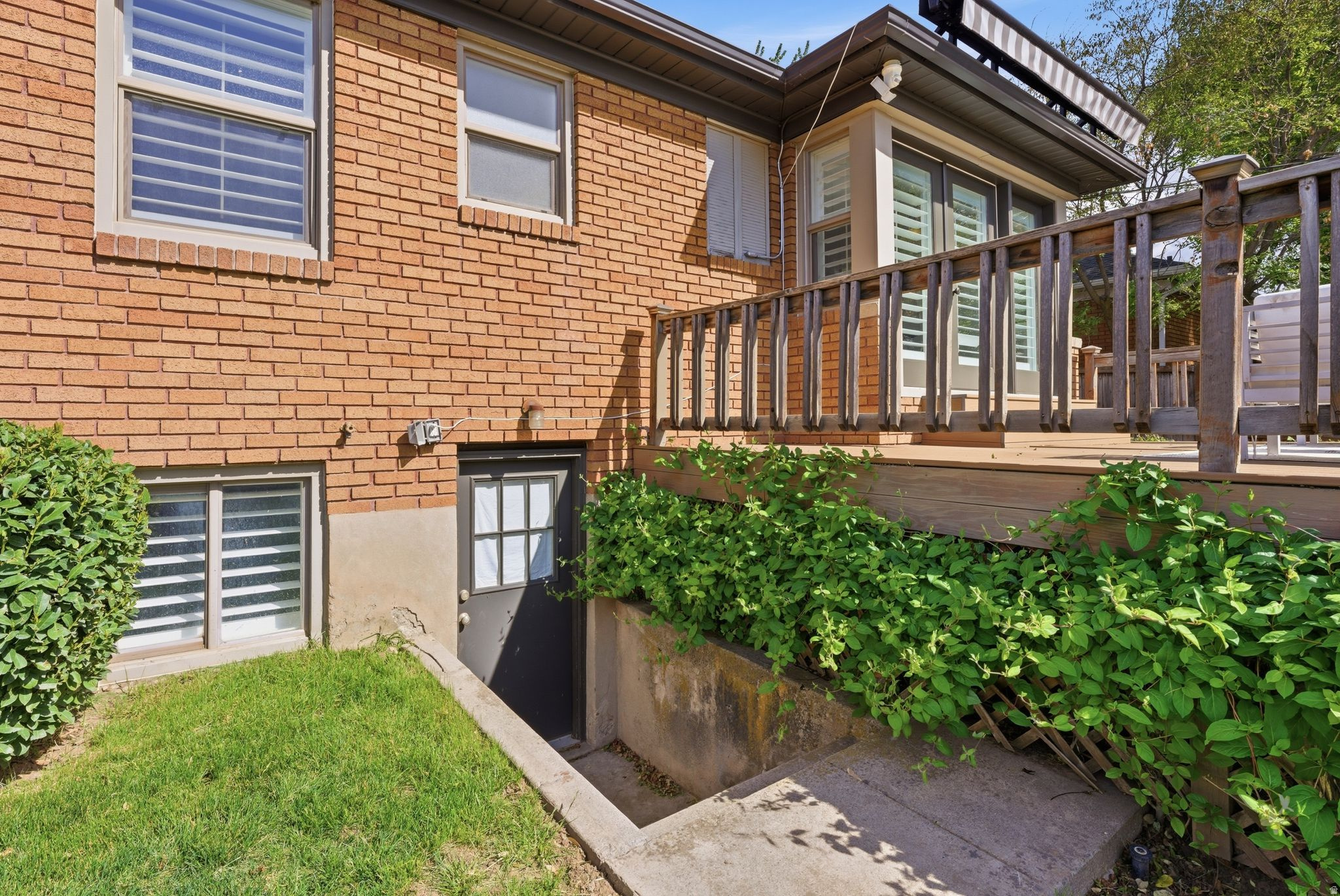 COUNTRY CLUB HEIGHTS - Residential