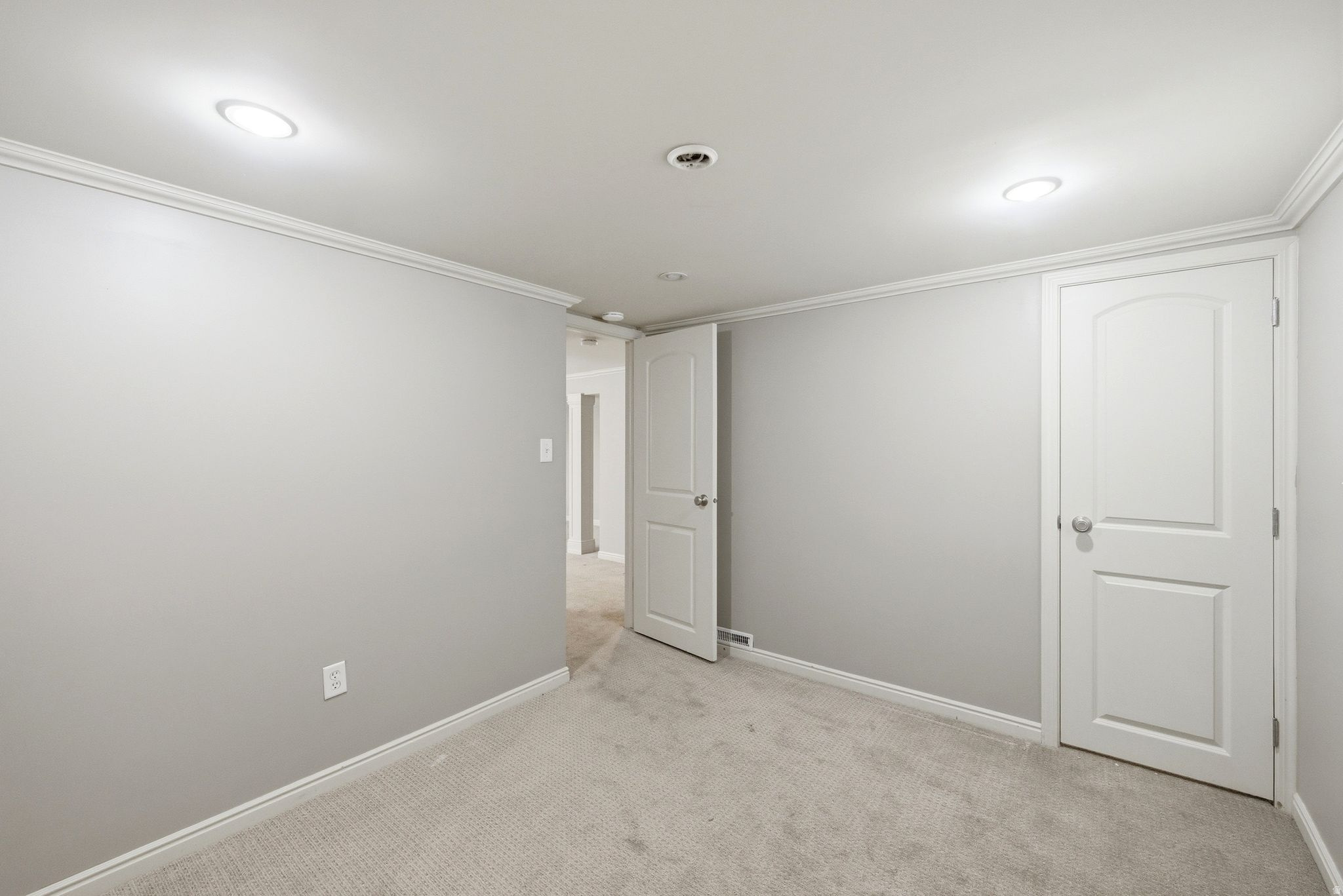 COUNTRY CLUB HEIGHTS - Residential