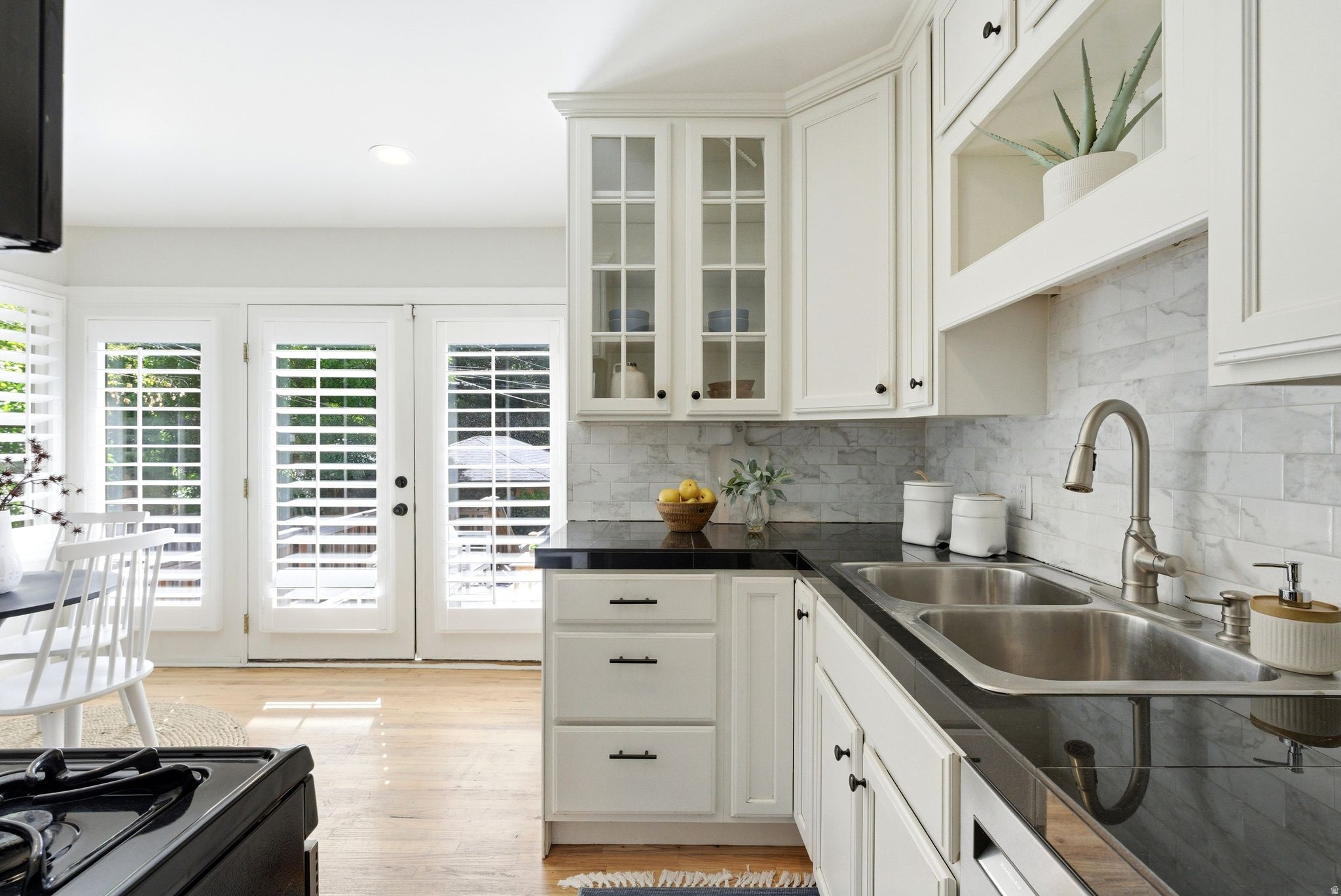 COUNTRY CLUB HEIGHTS - Residential