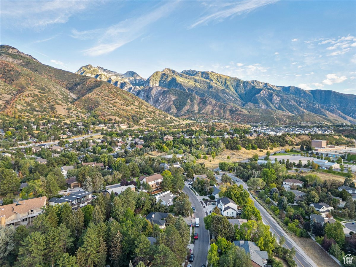HIDDEN OAK E - Residential