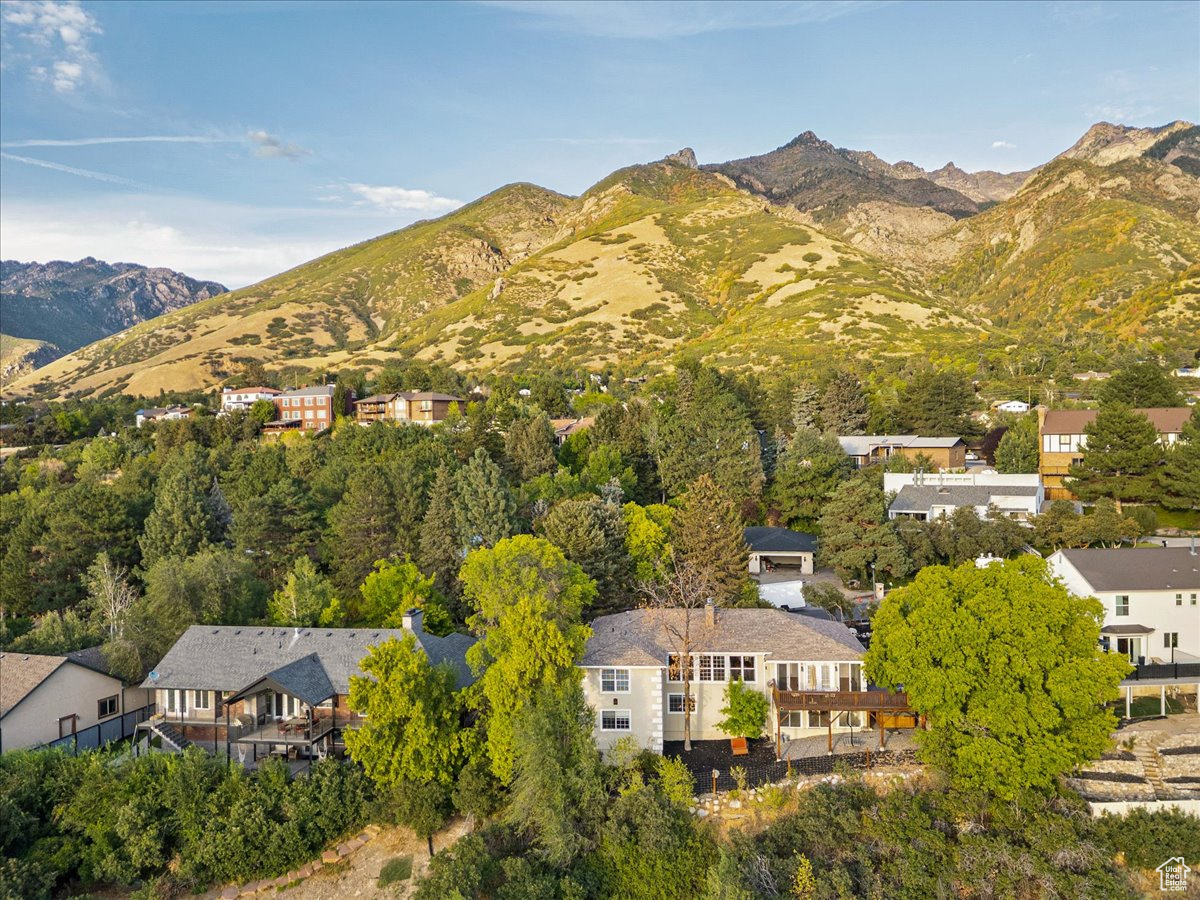 HIDDEN OAK E - Residential