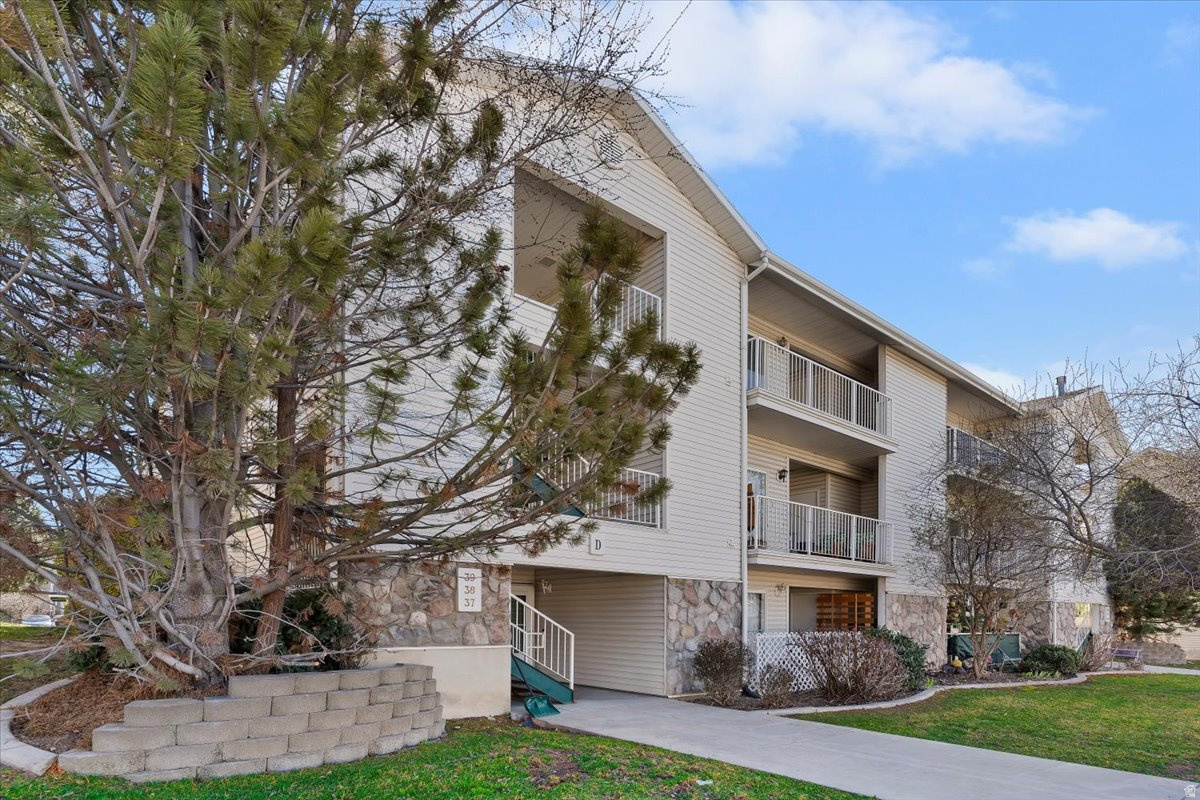 MEADOW CONDOS - Residential