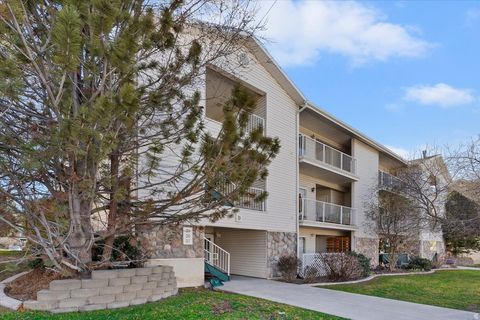 Photo of 490 E 700 S #D39, Clearfield, UT 84015 (MLS # 2145106)