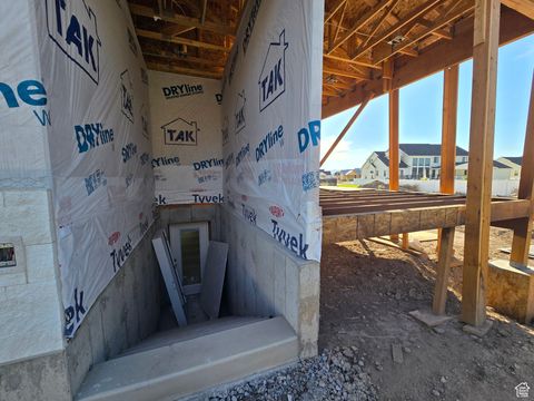Tiny photo for 1566 W PHEASANT MEADOW DR, Kaysville, UT 84037 (MLS # 2114357)