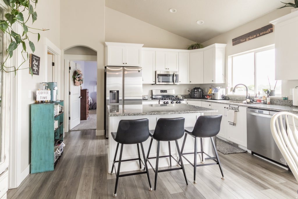 Photo of 933 S 250 W, Vernal, UT 84078 (MLS # 2186481)