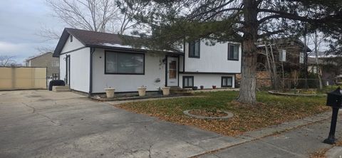 Photo of 603 VALLEY VIEW DR, Tooele, UT 84074 (MLS # 2125788)