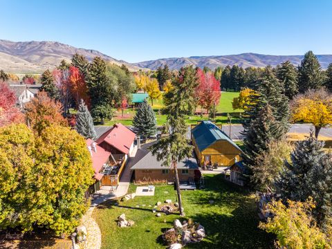 Tiny photo for 237 S 7400 E, Huntsville, UT 84317 (MLS # 2134566)