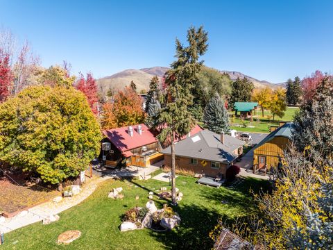 Tiny photo for 237 S 7400 E, Huntsville, UT 84317 (MLS # 2134566)