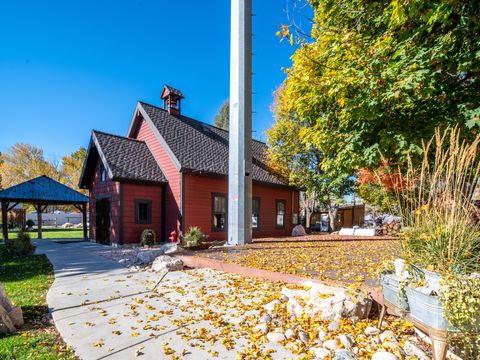 Tiny photo for 237 S 7400 E, Huntsville, UT 84317 (MLS # 2134566)