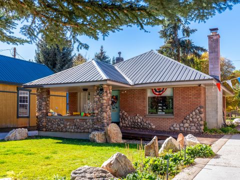 Photo of 237 S 7400 E, Huntsville, UT 84317 (MLS # 2134566)