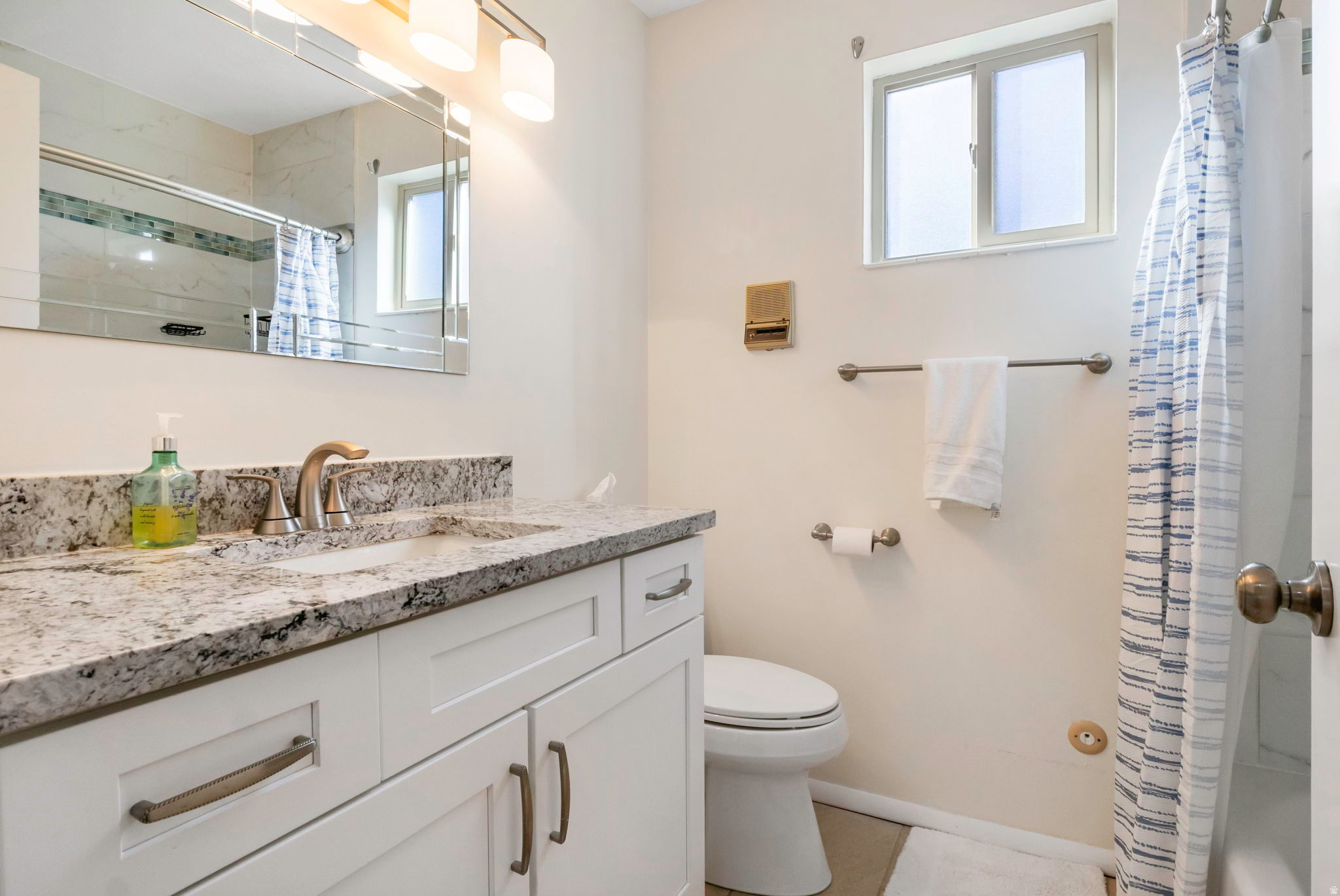 ALTA HILLS - Residential