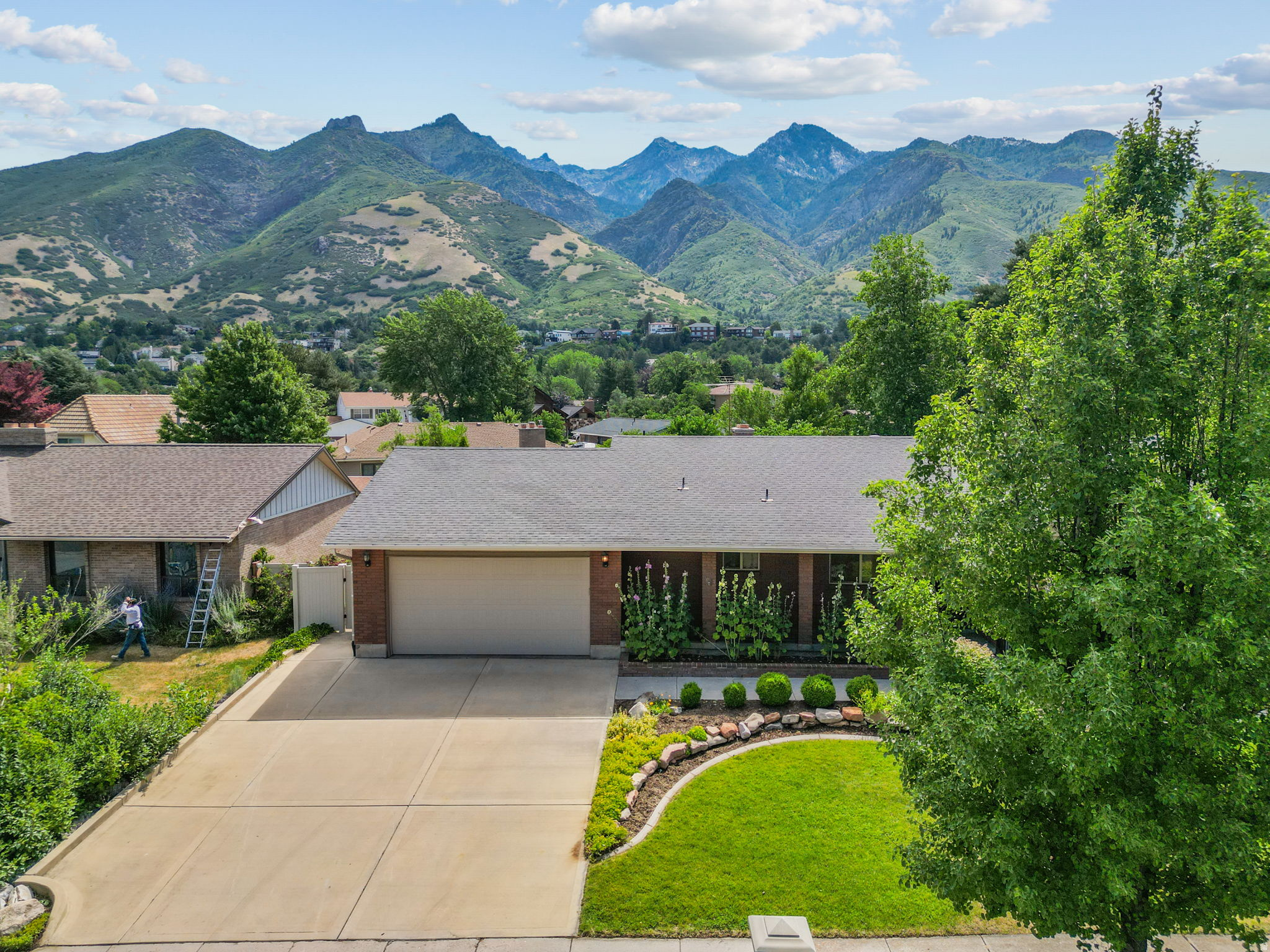 ALTA HILLS - Residential