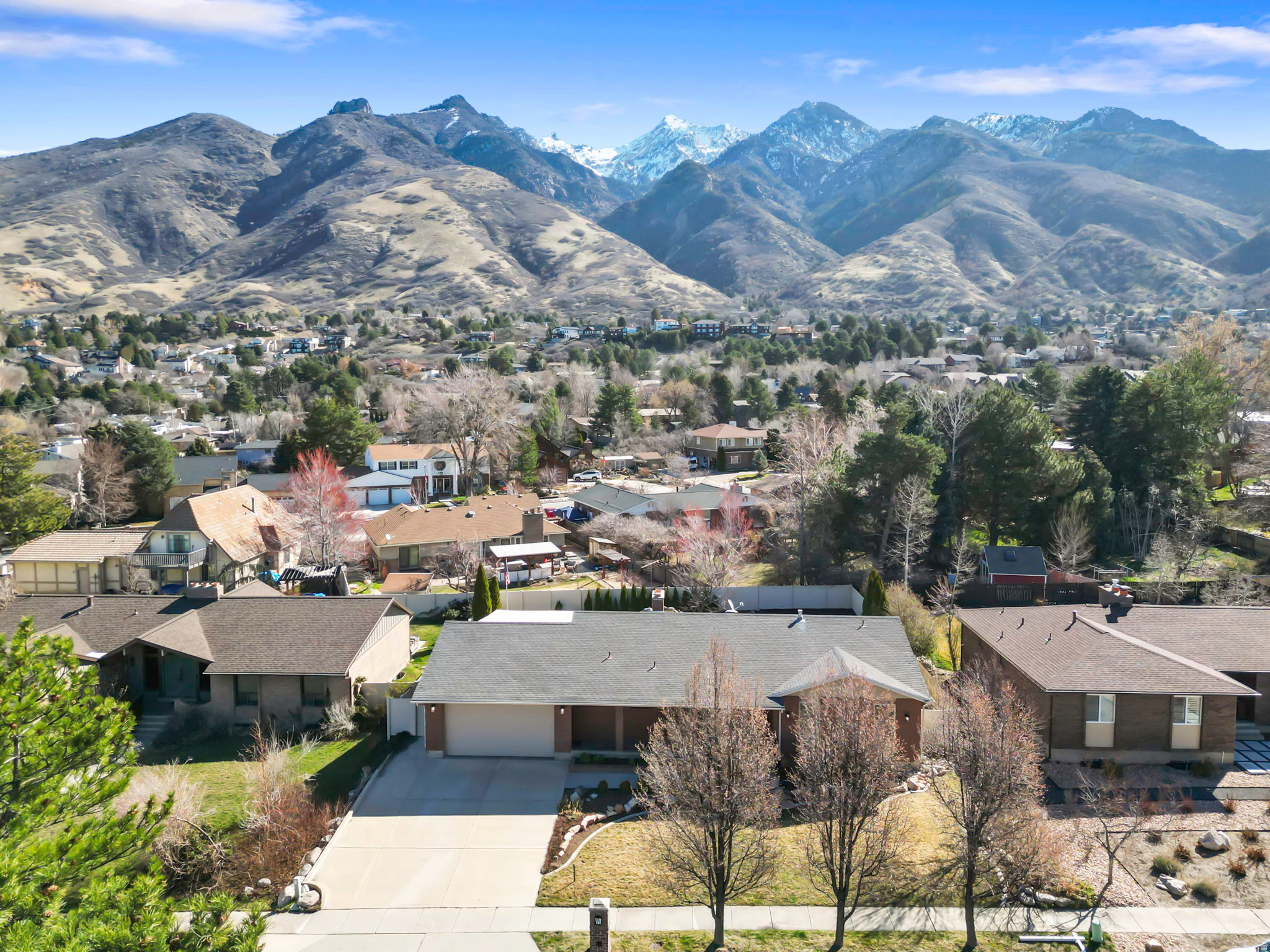 ALTA HILLS - Residential