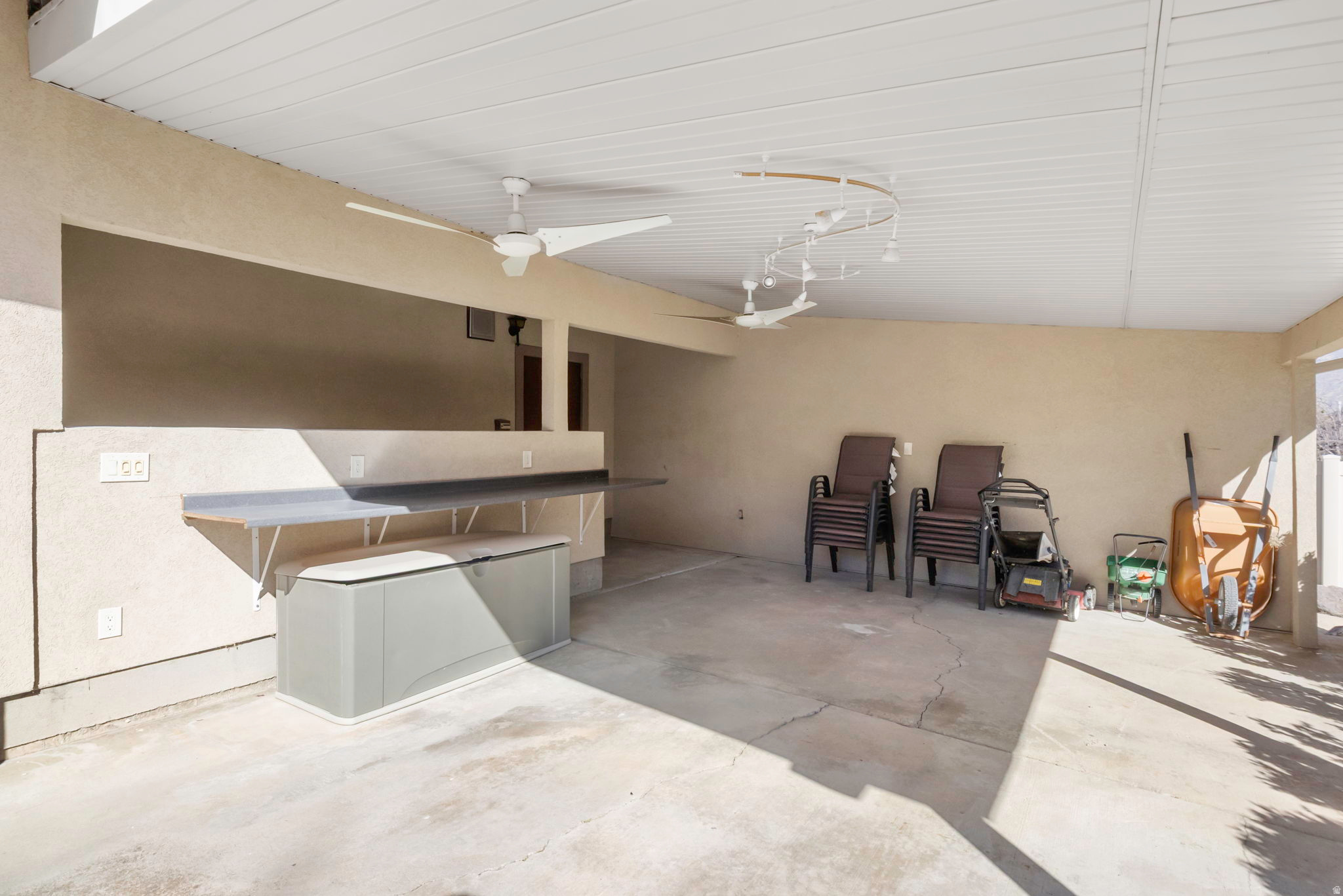 ALTA HILLS - Residential