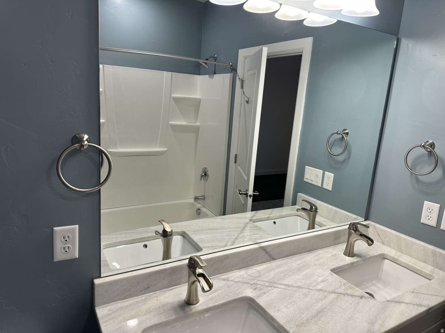 MAPLEWOOD - Residential