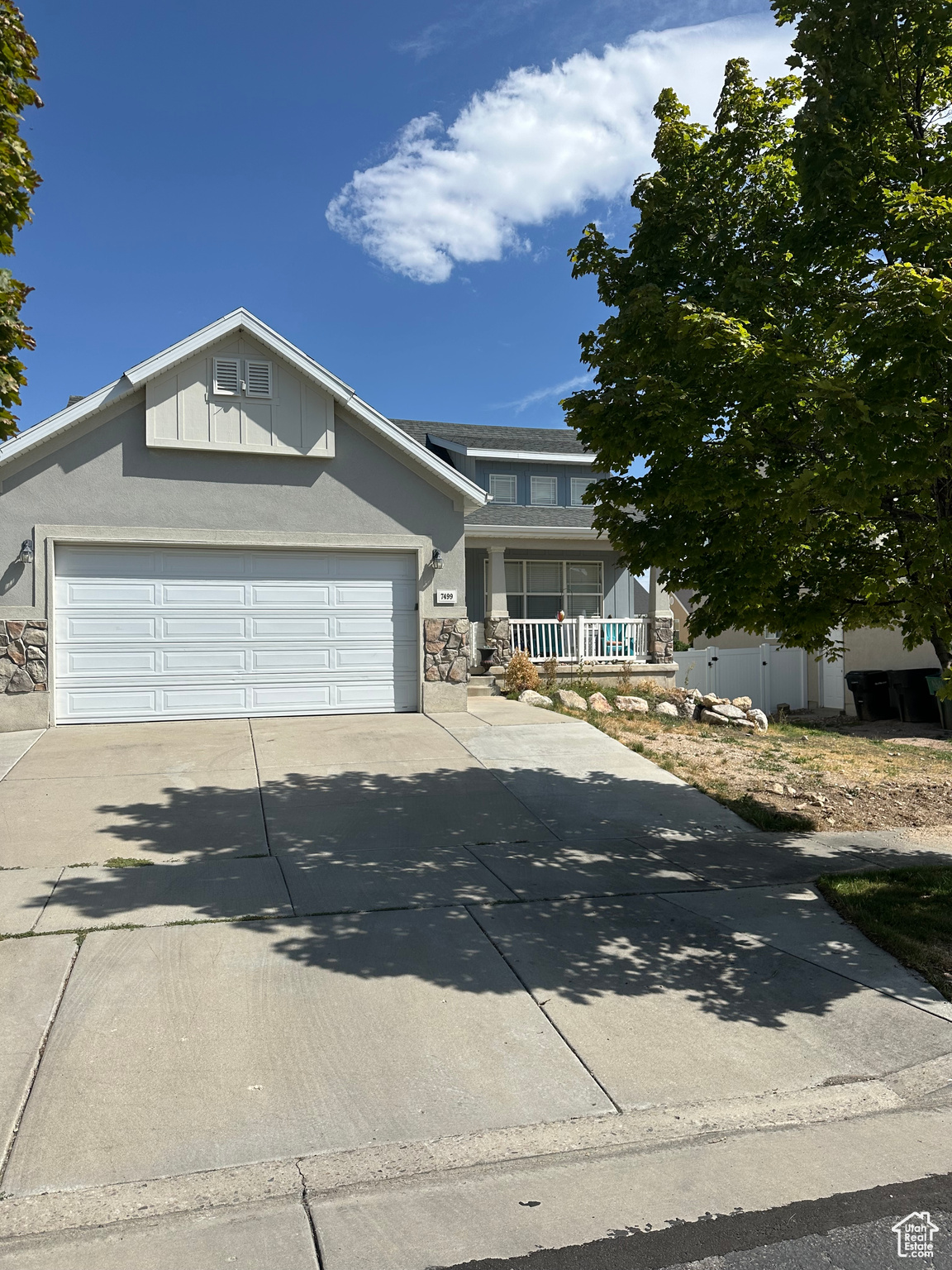 Square footage figures are provided as a courtesy estimate only and were obtained from TAX DATA Buyer is advised to obtain an independent measurement. OWNER AGENT. DO NOT BOTHER TENANTS