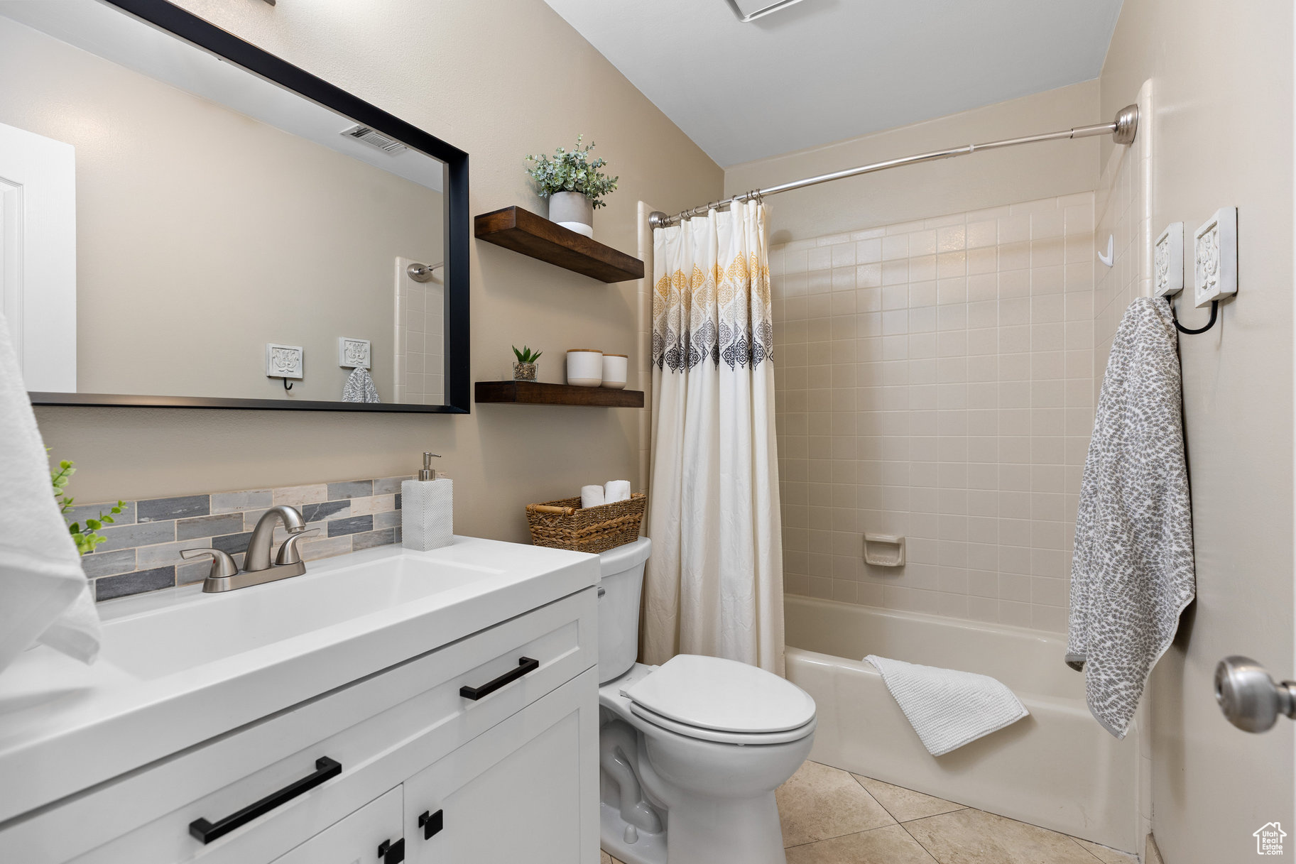 WASHINGTON TOWN RESRVY - Residential