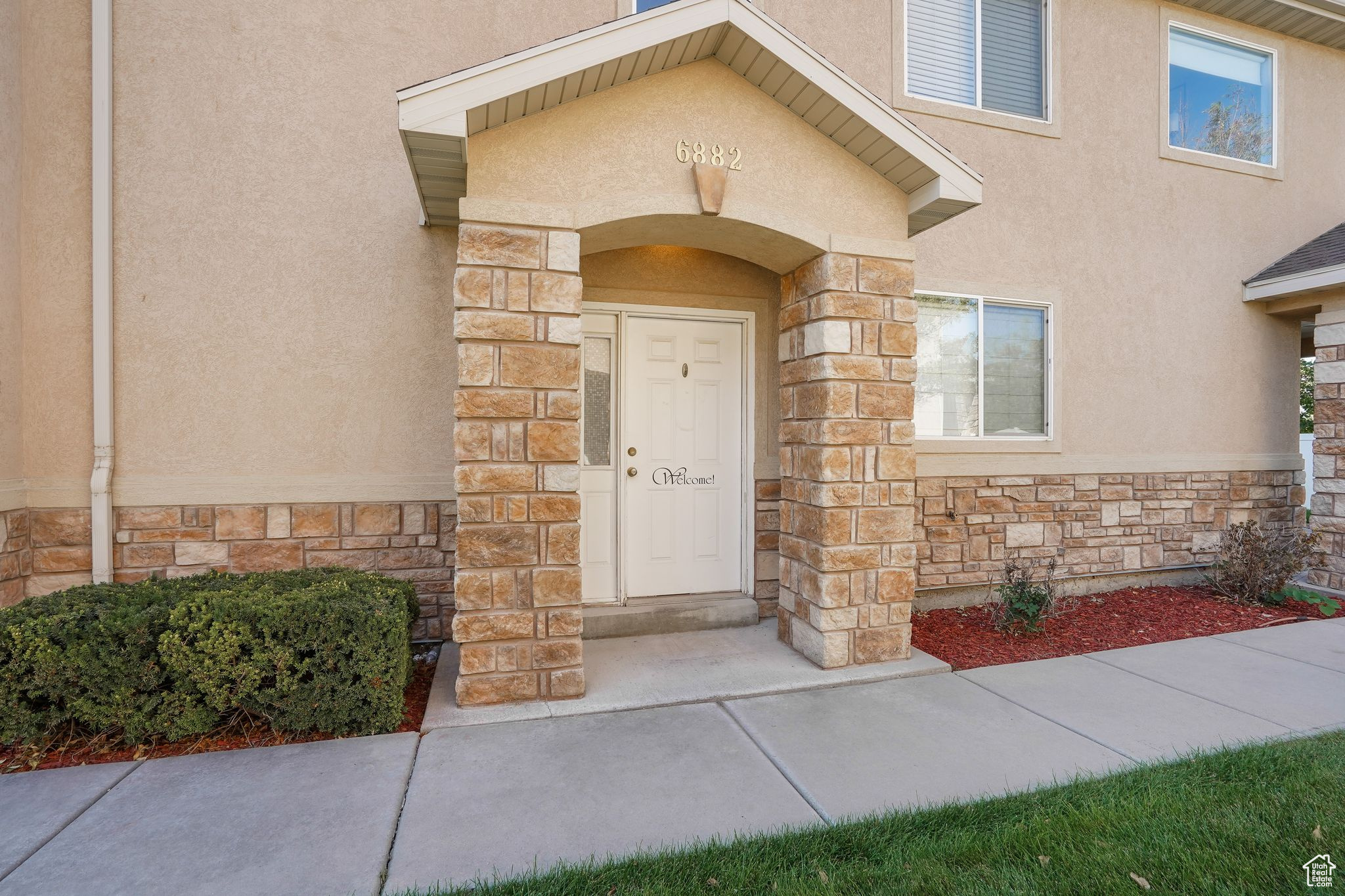 6882 W Bamburgh Way, West Valley City, Utah image 2