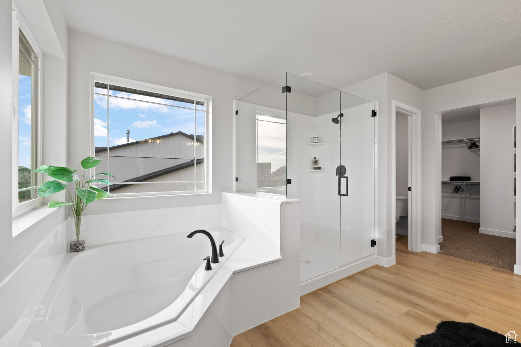 NORTH LAKE MEADOWS - Residential