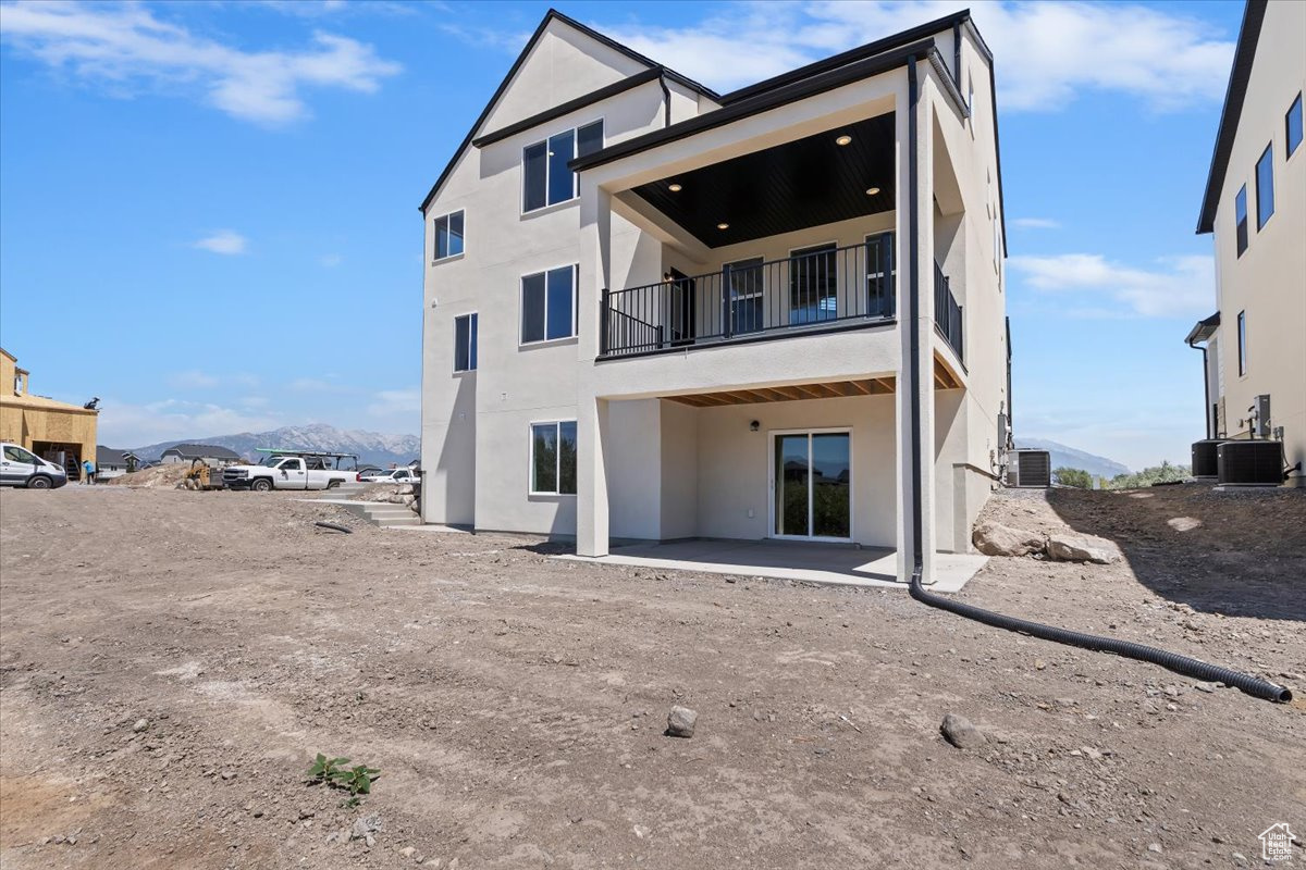 NORTH LAKE MEADOWS - Residential