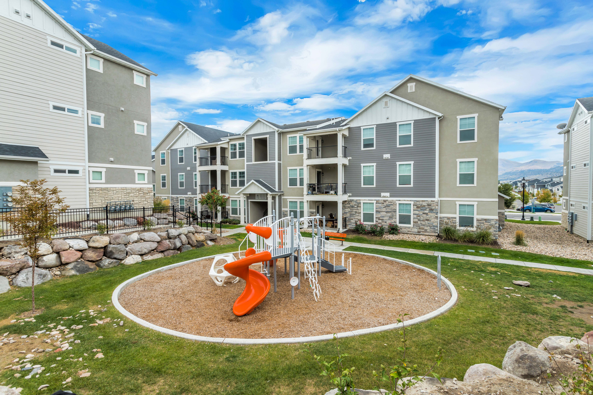 QUAILHILL - Residential