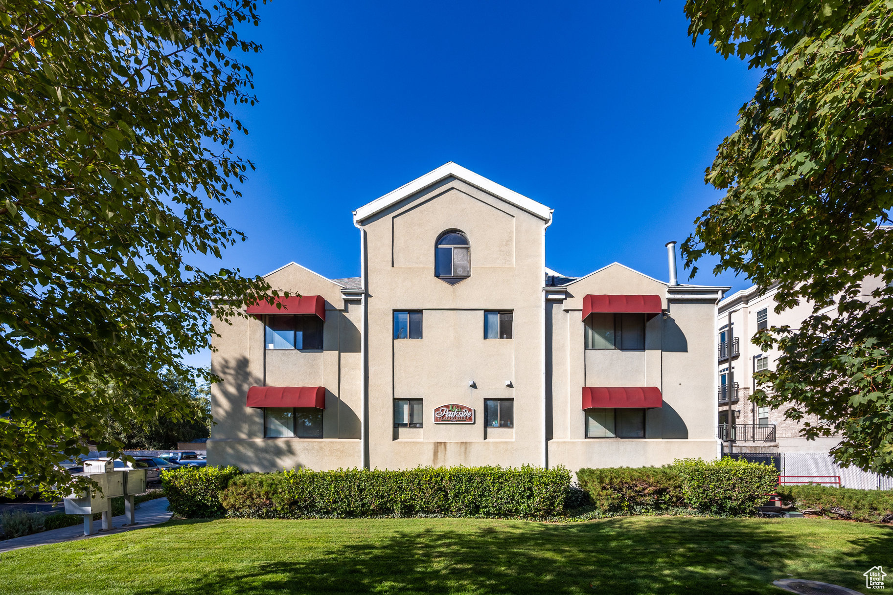 PARKSIDE - Residential