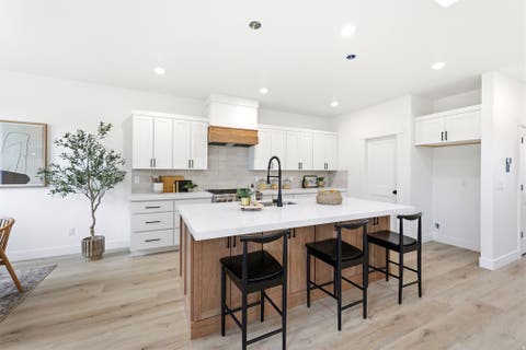 Tiny photo for 1515 S 920 E, Salem, UT 84653 (MLS # 2160015)