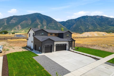Tiny photo for 1515 S 920 E, Salem, UT 84653 (MLS # 2160015)