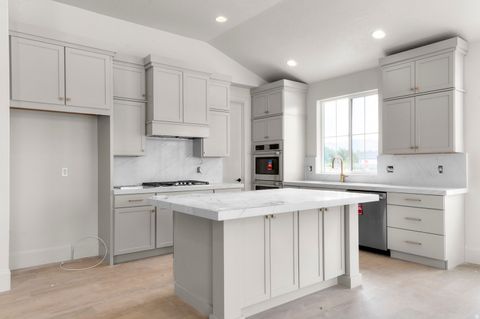 Tiny photo for 11718 S HALLS CREEK RD, Draper, UT 84020 (MLS # 2129715)