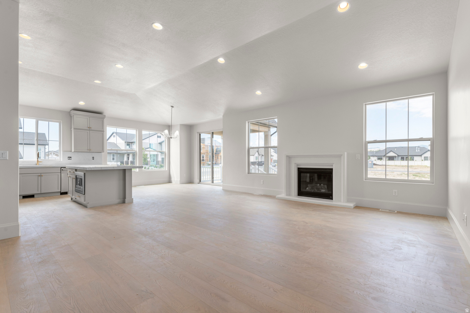 BIG WILLOW CREEK EST 329 - Residential