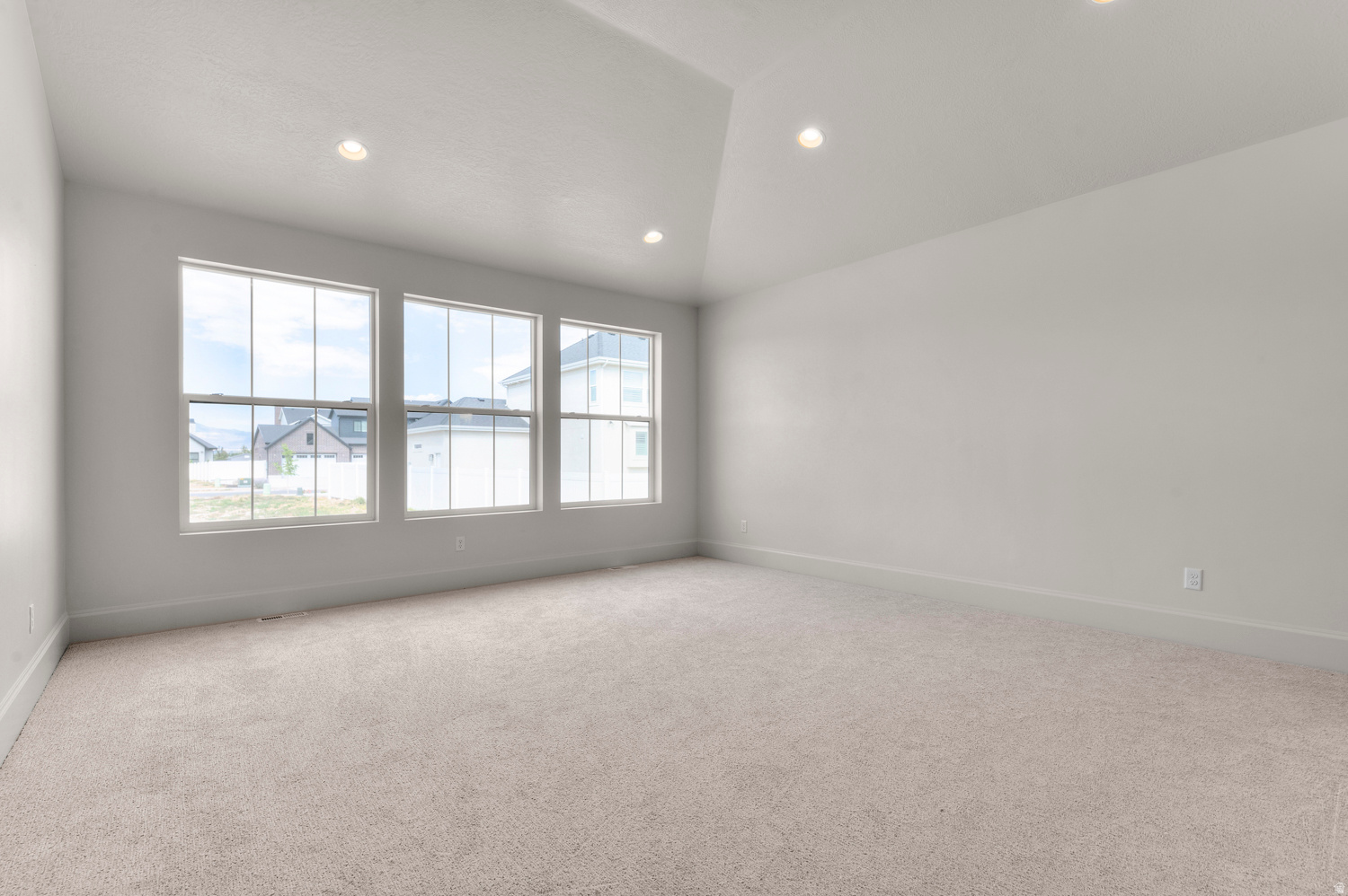 BIG WILLOW CREEK EST 329 - Residential