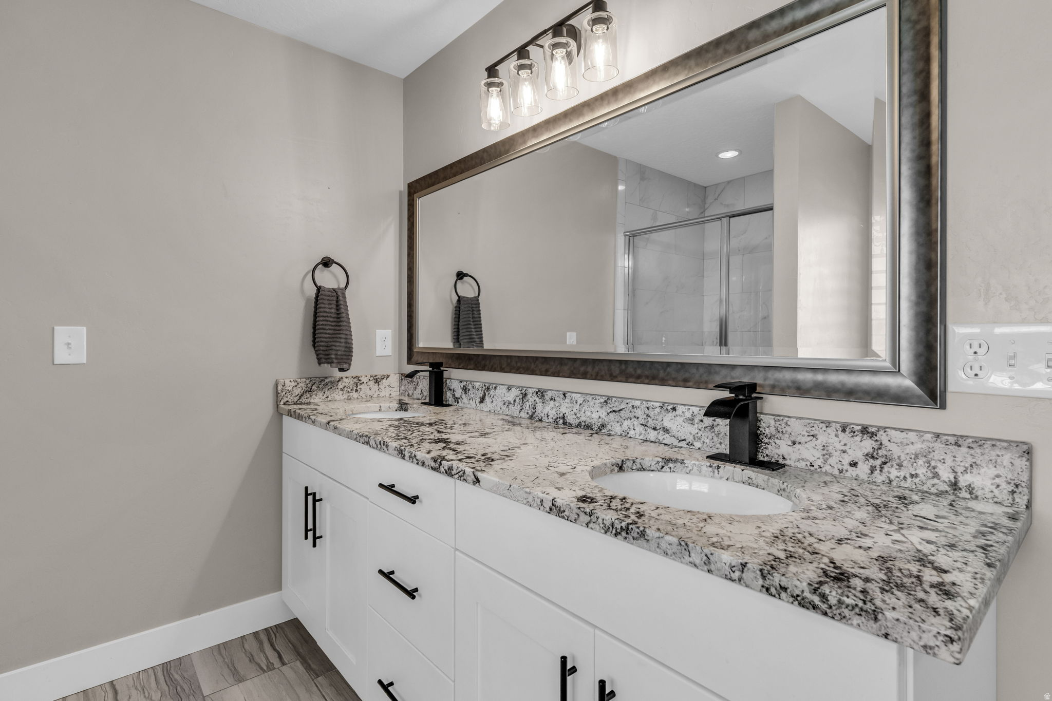 ASPEN VIEW - Residential