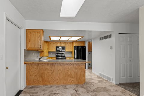 Tiny photo for 904 E 5650 S, South Ogden, UT 84405 (MLS # 2134755)