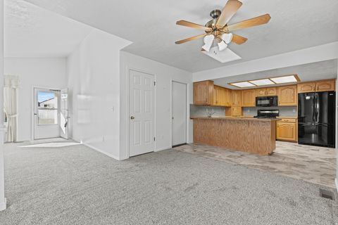 Tiny photo for 904 E 5650 S, South Ogden, UT 84405 (MLS # 2134755)