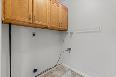 Tiny photo for 904 E 5650 S, South Ogden, UT 84405 (MLS # 2134755)
