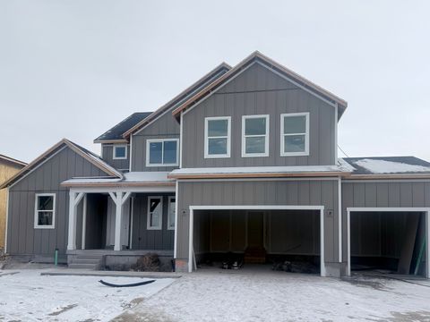 Photo of 2076 E HUMMINGBIRD DR #4102, Eagle Mountain, UT 84005 (MLS # 2128447)