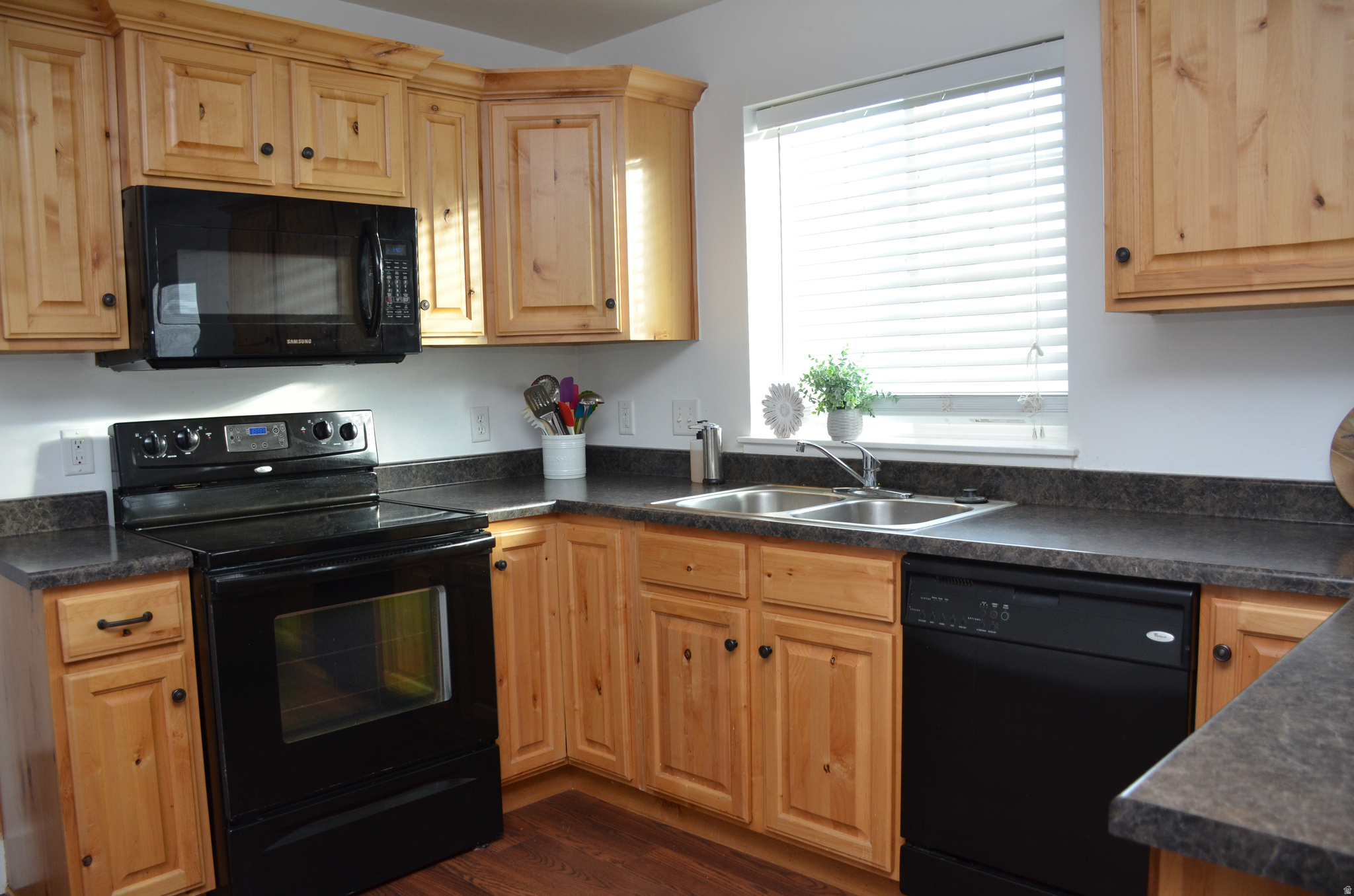 ASHBURY COURT - Residential