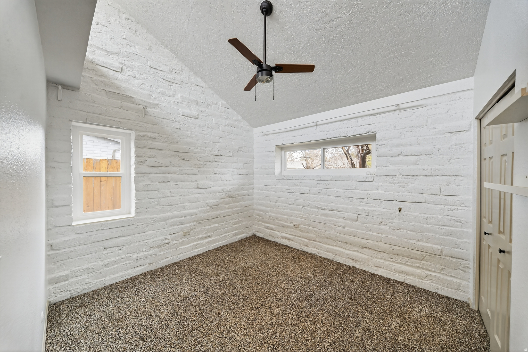 SUNSET EST B - Residential