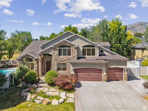 Photo of 2935 E DENMARK DR, Cottonwood Heights, UT 84121 (MLS # 2098805)