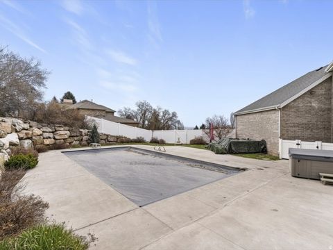 Tiny photo for 4496 COTTONWOOD DR, Pleasant View, UT 84414 (MLS # 2133909)