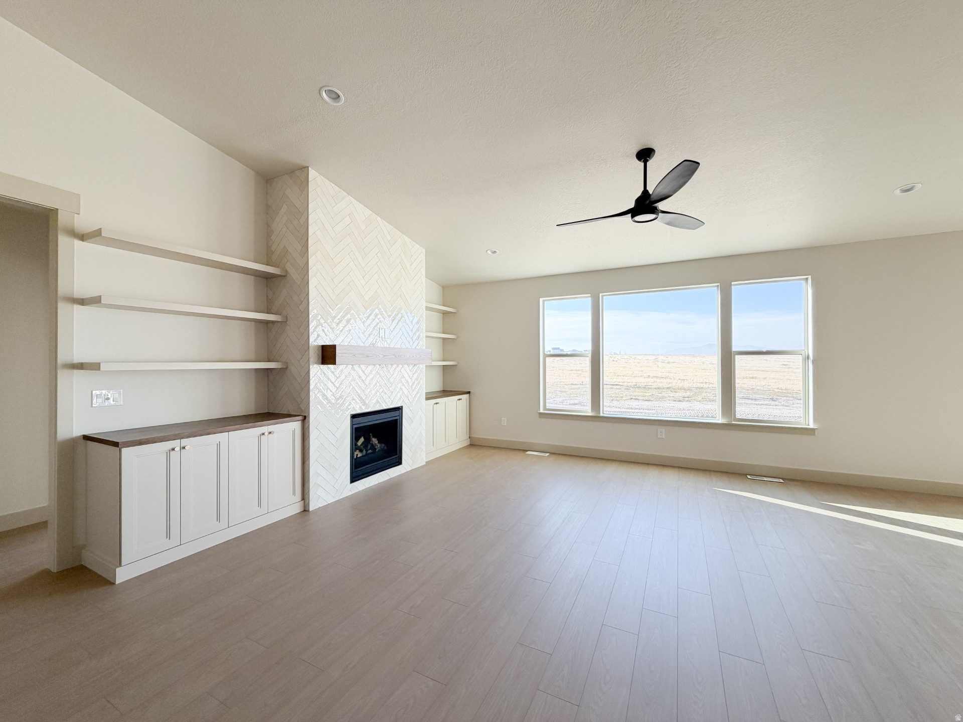 OVERLAKE ESTATES - Residential